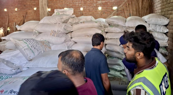 জীবননগরে দুই দিনের অভিযানে ৭২৩ বস্তা অবৈধ সার জব্দ